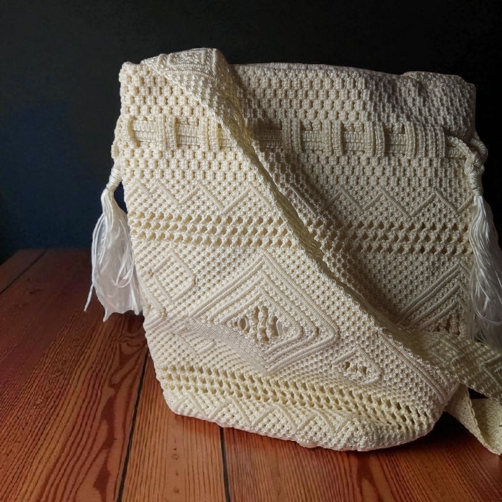 Elegant Cream Crochet Shoulder Bag